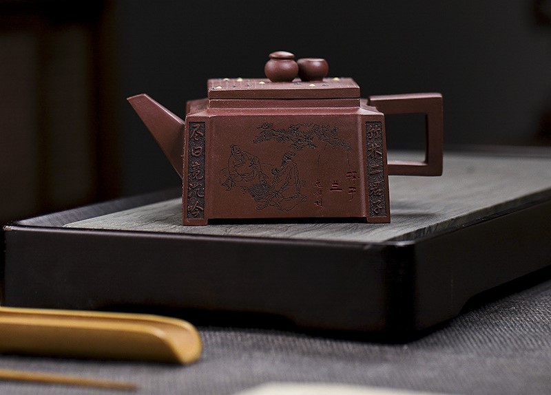 Exquisite Yixing purple clay teapot