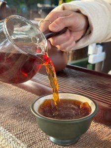 Brewing Wuyi Rock or Phoenix Dancong tea