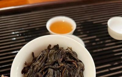 Brewing Ba Xian Oolong with Gaiwan
