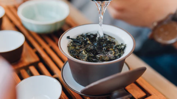 Rinsing Tea Leaves in Gongfu